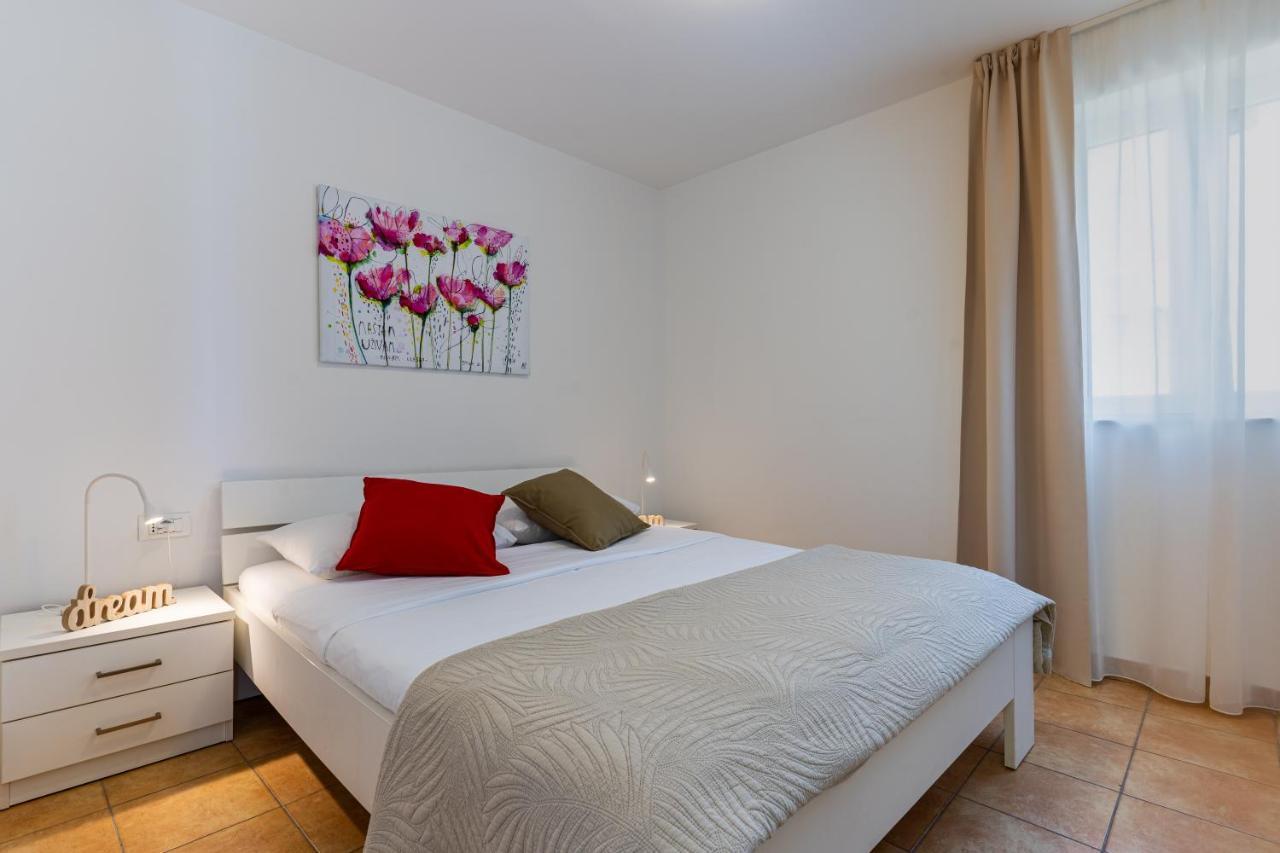 Apartments Dolac Nerezine Ngoại thất bức ảnh